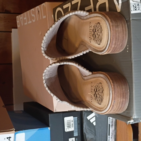 Vince Camuto Taupe slides - Picture 2 of 3